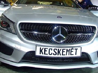 Bérlakásokat adott munkavállalóinak a Mercedes-Benz Gyár