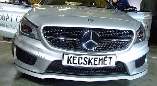 Bérlakásokat adott munkavállalóinak a Mercedes-Benz Gyár